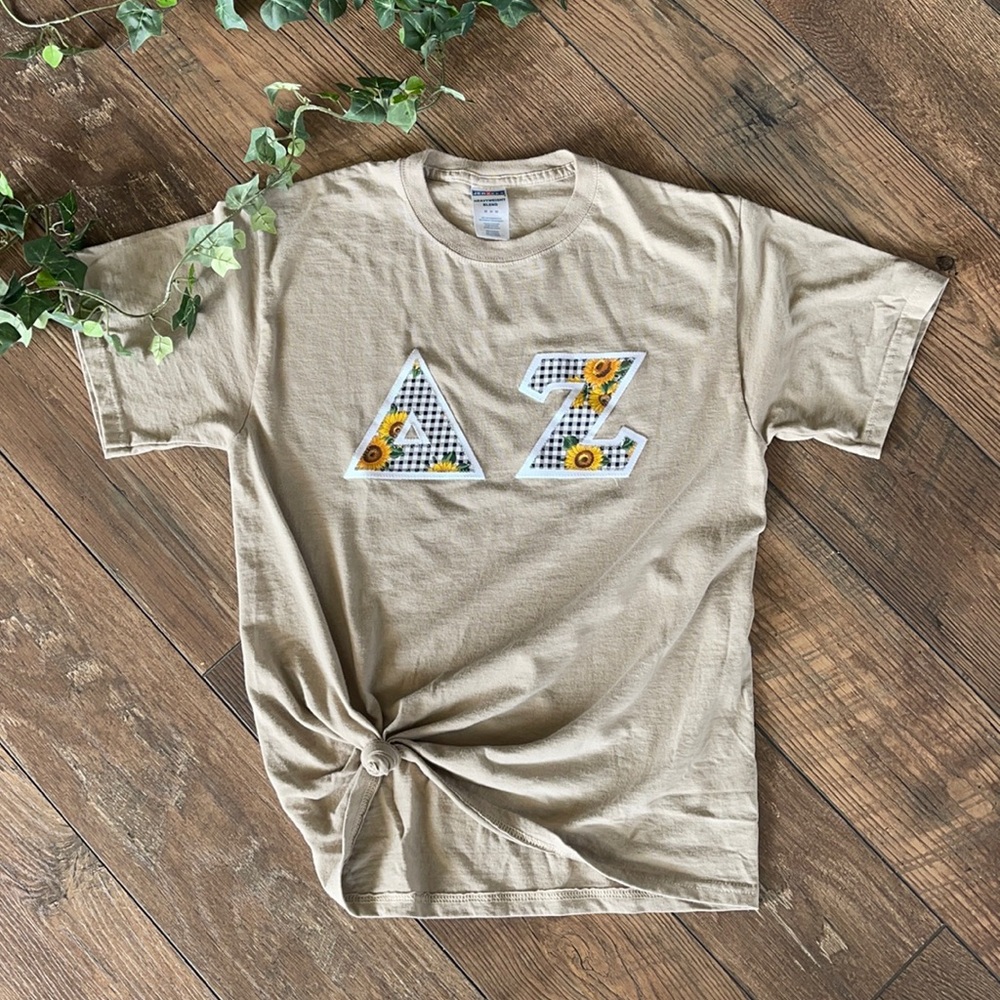 Delta Zeta - Small T-shirt